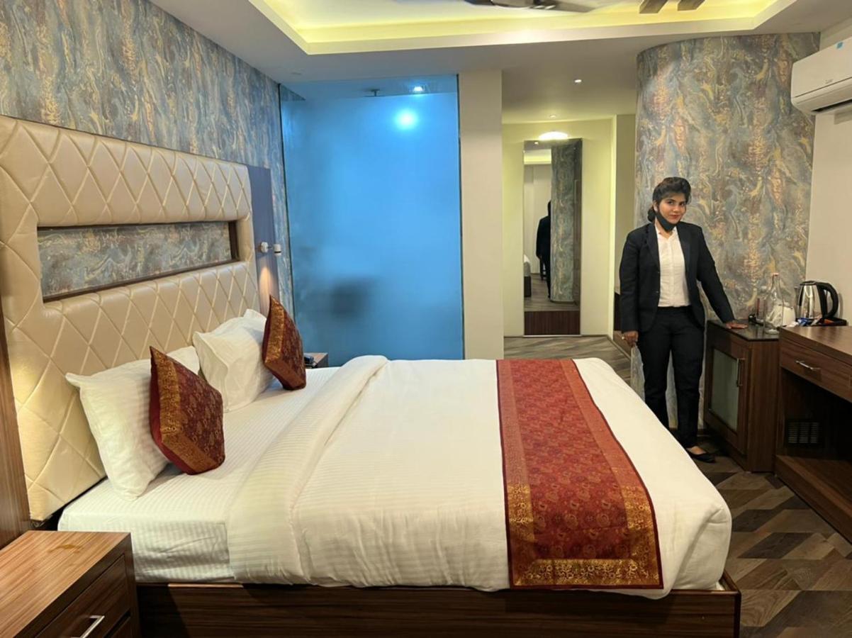 The Triumph Hotel Varanasi Exterior photo